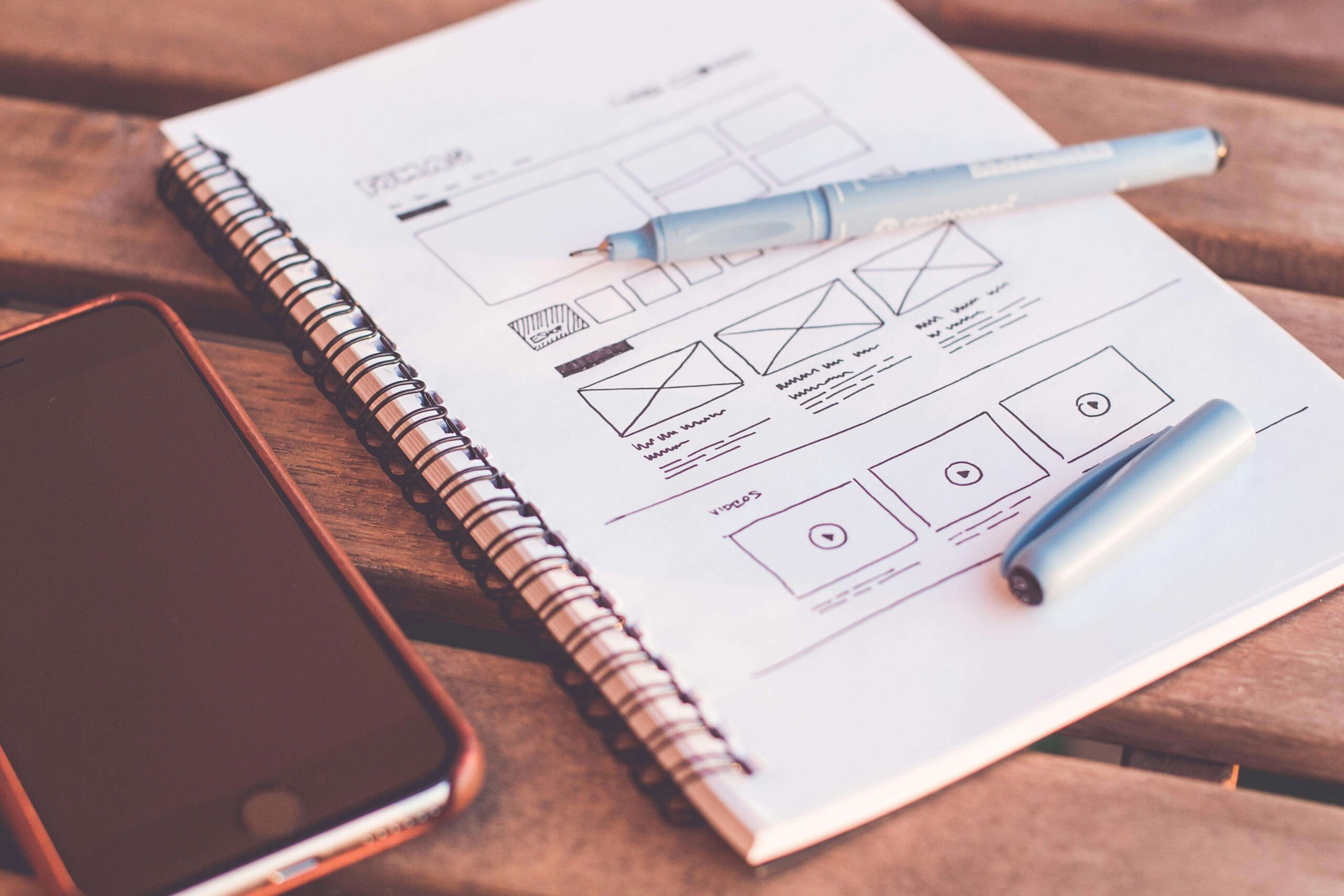 Model Contract de prestări servicii UX / UI